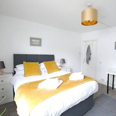 City Centre 4 Bedroom House 윈체스터 외부 사진