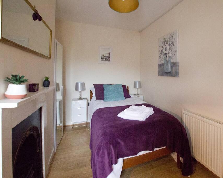 City Centre 4 Bedroom House 윈체스터 외부 사진