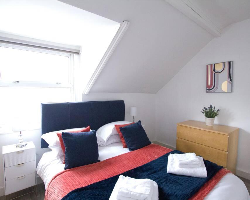 City Centre 4 Bedroom House 윈체스터 외부 사진