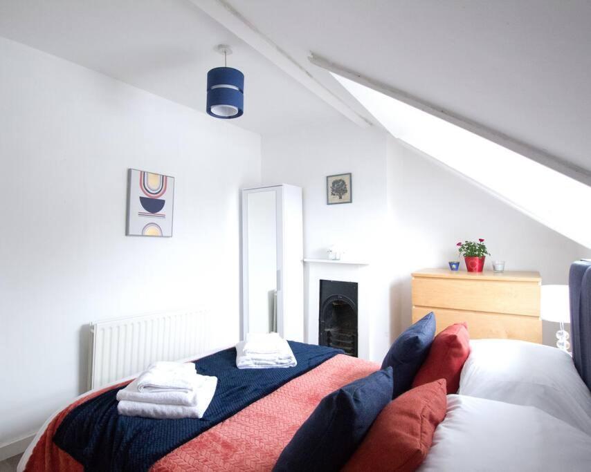 City Centre 4 Bedroom House 윈체스터 외부 사진